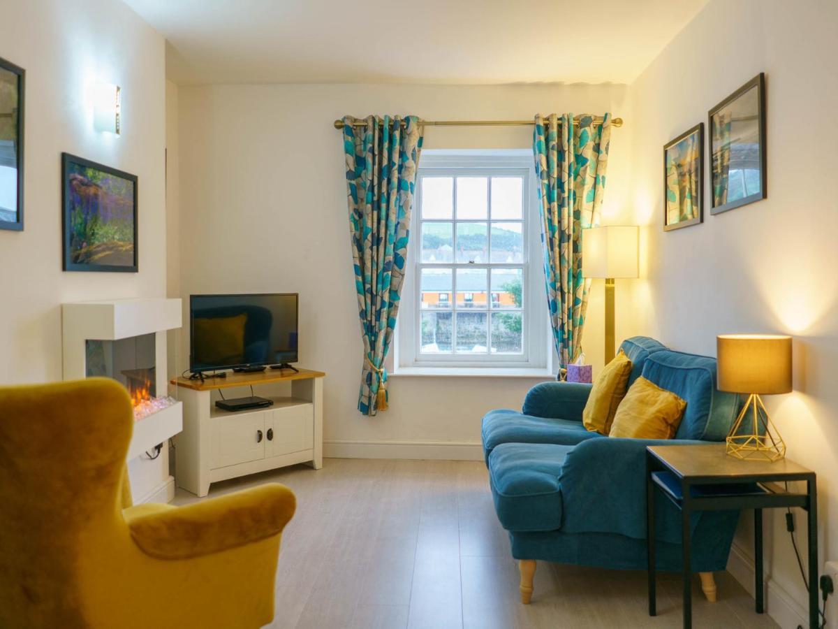 Pass The Keys Modern 2 Bed Flat Overlooking Aberaeron Harbour Exterior photo