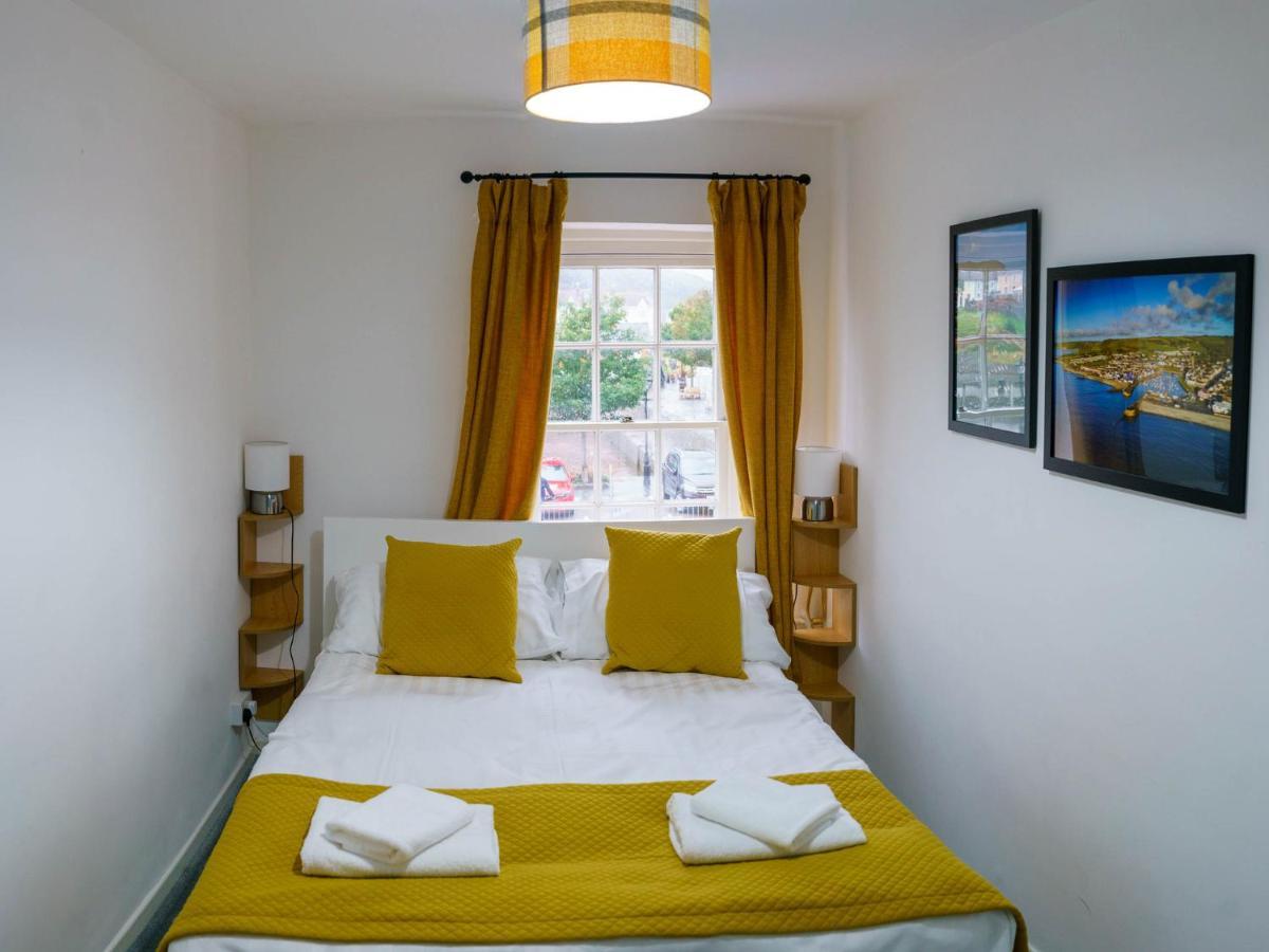 Pass The Keys Modern 2 Bed Flat Overlooking Aberaeron Harbour Exterior photo